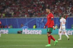 开云官网-足球明星C罗将逆转