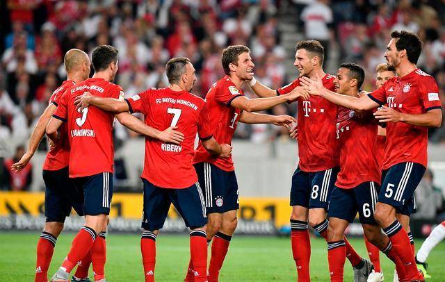 包含慕尼黑镇守防线，力争保持不败战绩的词条