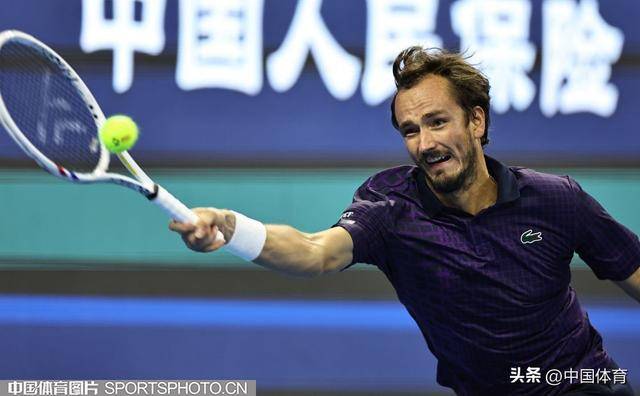 日本网球队鏖战欧洲网球队,梅德韦杰夫统治全场的简单介绍 日本网球队鏖战欧洲网球队,梅德韦杰夫统治全场的简单介绍